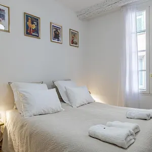  Apartment Chez Collette - Luxury In The Old